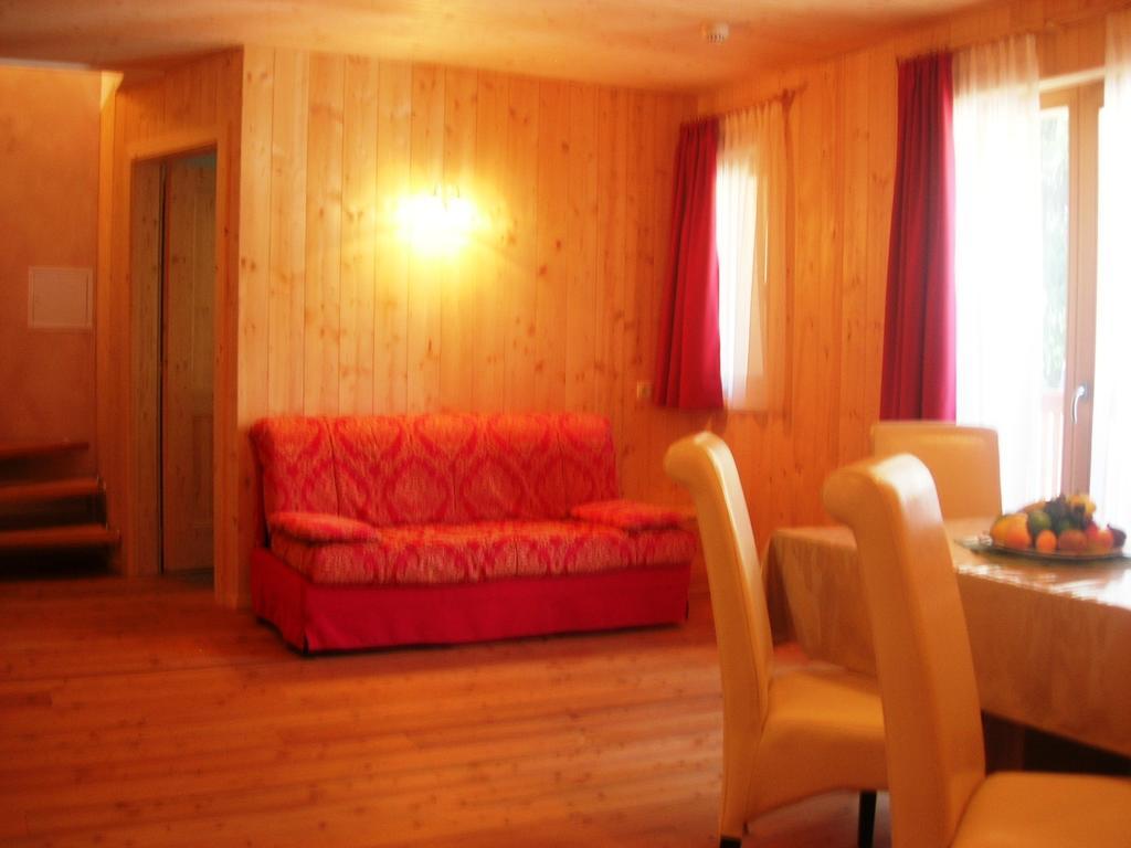 Appartments Helvetia Villabassa Habitación foto